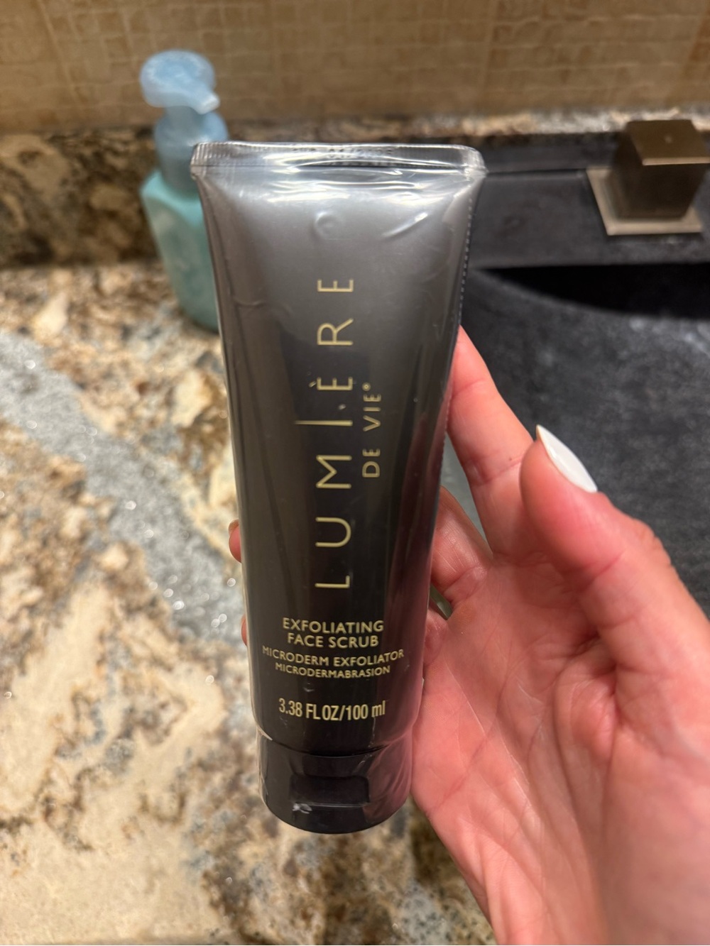 Lumière De Vie Exfoliating Face Scrub - Charcoal Gray Tube